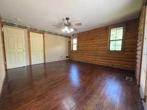 Master bedroom w/ large walk-in closet