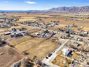 Drone / aerial view featuring a mountain view