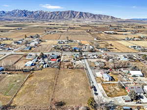 Bird's eye view featuring a mountain view