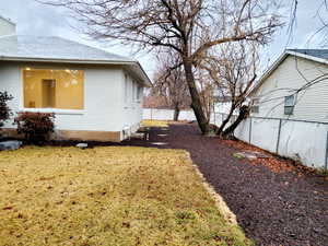 View of side yard
