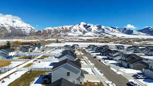 Mountain view featuring a residential view