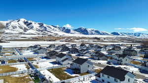 Mountain view featuring a residential view