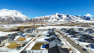 View of mountain feature featuring a residential view