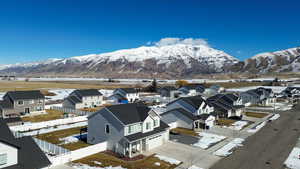 View of mountain feature with a residential view