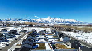 View of mountain feature featuring a residential view