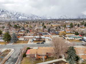 Drone / aerial view featuring a mountain view