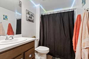 Bathroom featuring tub/shower combo