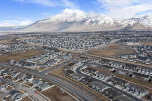 Bird's eye view with a mountain view