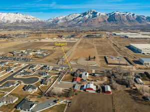 Bird's eye view with a mountain view