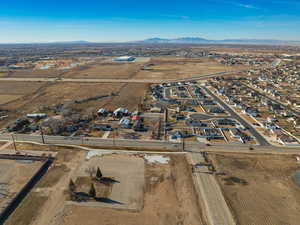 Drone / aerial view featuring a mountain view