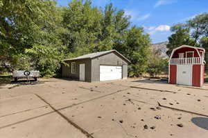 Garage with a mountain view