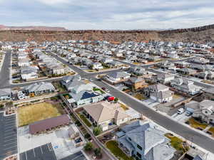 Drone / aerial view featuring a mountain view