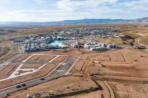 Birds eye view of property featuring a mountain view