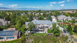 Bird's eye view with a mountain view