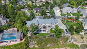 Birds eye view of property