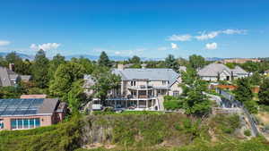 Bird's eye view with a mountain view