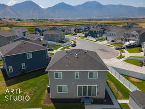 Aerial view with a mountain view