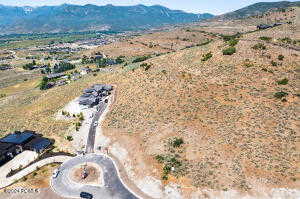 Drone / aerial view featuring a mountain view