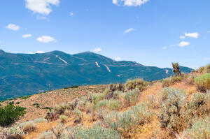 View of mountain feature