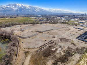 Drone / aerial view featuring a mountain view