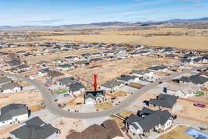 Aerial view with a mountain view