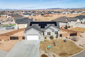 Aerial view with a mountain view