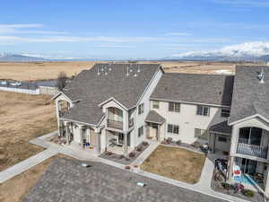 Bird's eye view with a mountain view