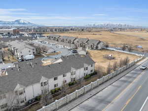 Aerial view with a mountain view