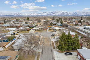 Bird's eye view with a mountain view