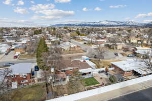 Aerial view with a mountain view