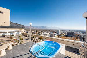 Balcony featuring a mountain view