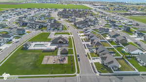 Birds eye view of property featuring a residential view