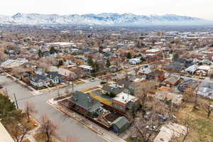 Aerial view featuring a residential view and a mountain view