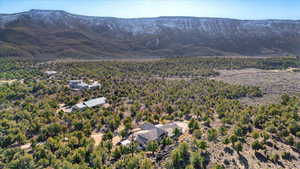 Aerial view with a mountain view