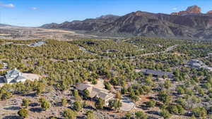 Aerial view with a mountain view