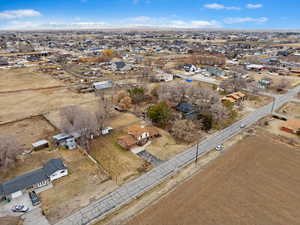 Aerial view featuring a residential view and a mountain view