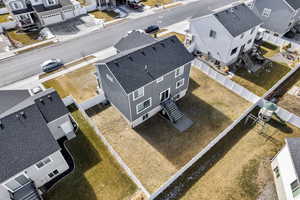 Birds eye view of property featuring a residential view