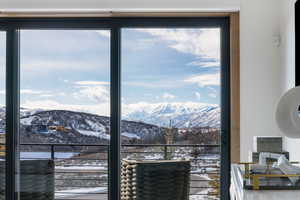 Interior details featuring a mountain view