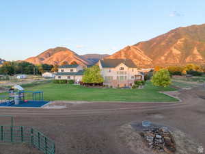 View of mountain feature