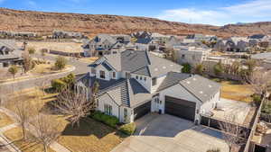 Bird's eye view with a mountain view