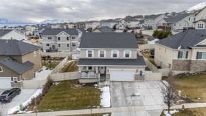 Bird's eye view featuring a residential view and a mountain view