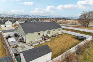 Bird's eye view featuring a mountain view and a residential view