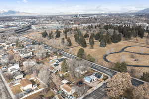 Bird's eye view featuring a residential view and a mountain view