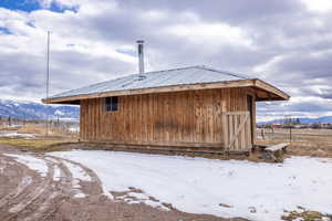 Small studio cabin