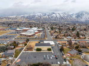 Aerial view with a mountain view