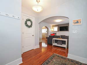 entry view to living room