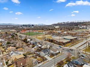 Bird's eye view featuring a residential view and a mountain view