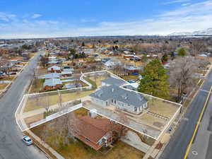 Birds eye view of property featuring a residential view