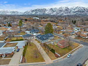 Birds eye view of property featuring a residential view and a mountain view