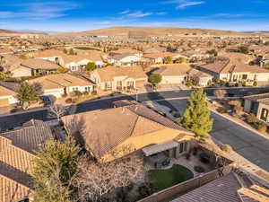 Bird's eye view with a residential view and a mountain view